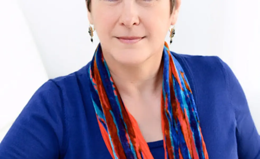 Lesley Wheeler *94 Mixes Magic with Academia in Debut Novel Lesley Wheeler *94 Mixes Magic with Academia in Debut Novel