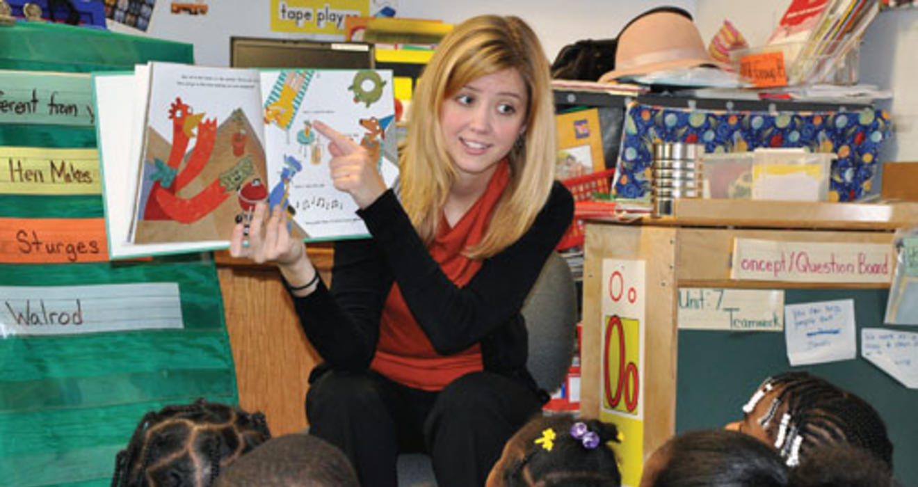 Meaghan Petersack ’08 with her kindergarten students in Washington, D.C.