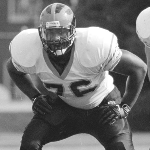 Dennis Norman ’01
