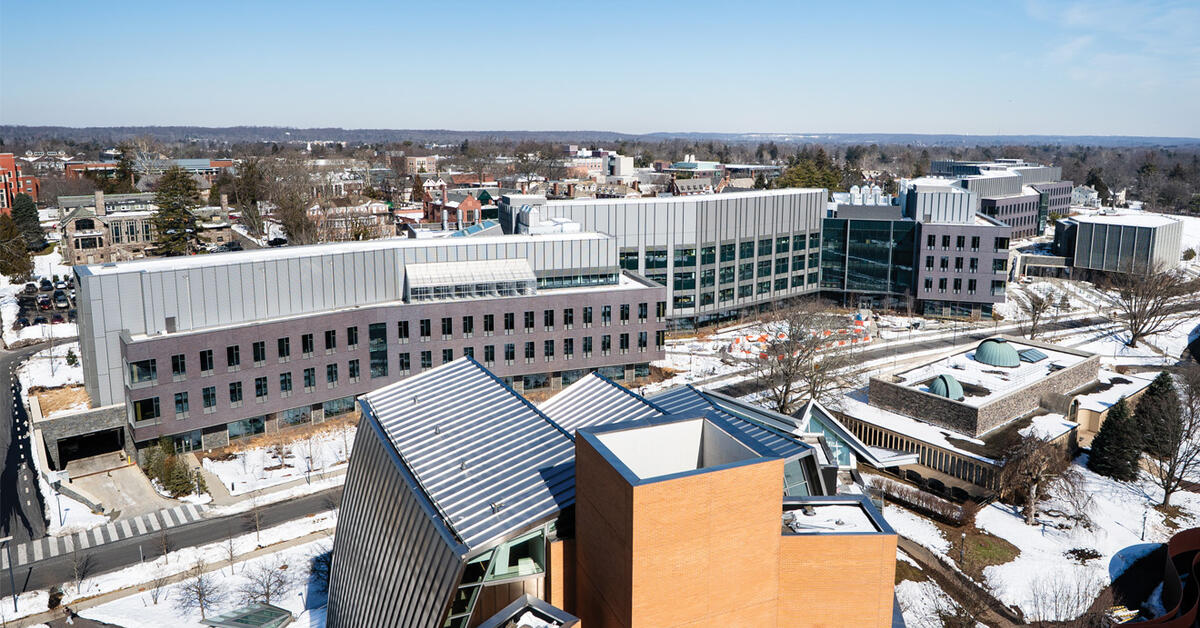 Un Centro para lo Que Viene.