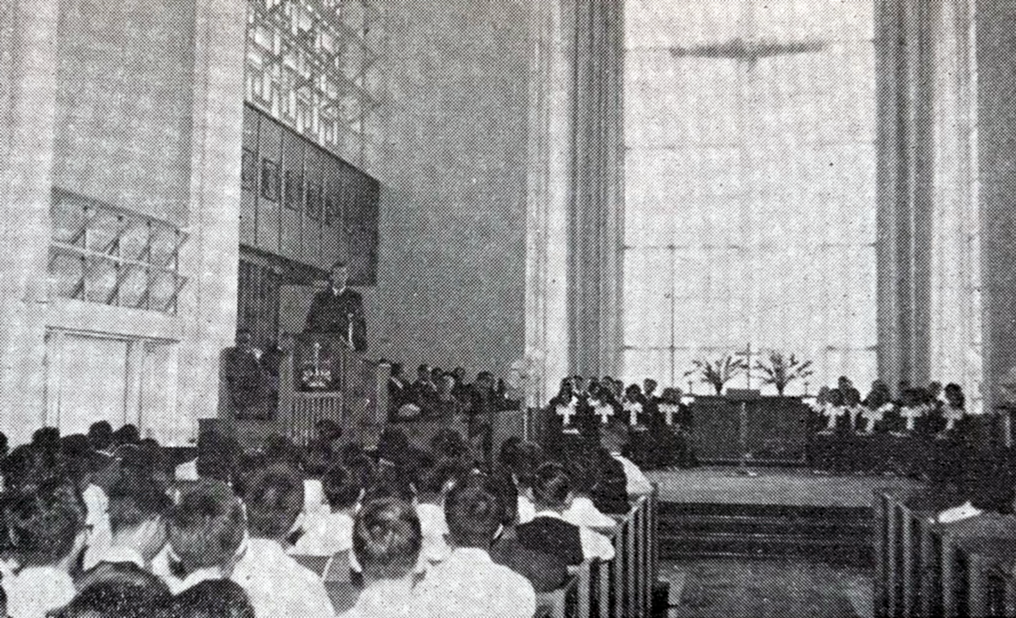 Bill Bradley ’65 speaking in the Chapel at Chung Chi University, Hong Kong. 