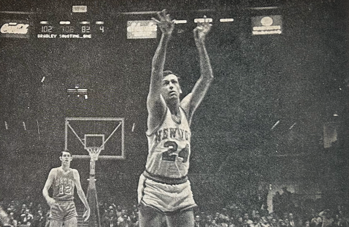 Bill Bradley of the Knicks in a game against Atlanta