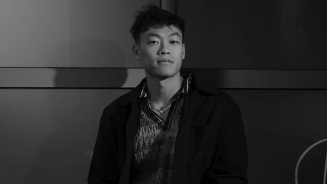 CROPSimonWu'17.jpg Black and white photo of Simon Wu ’17