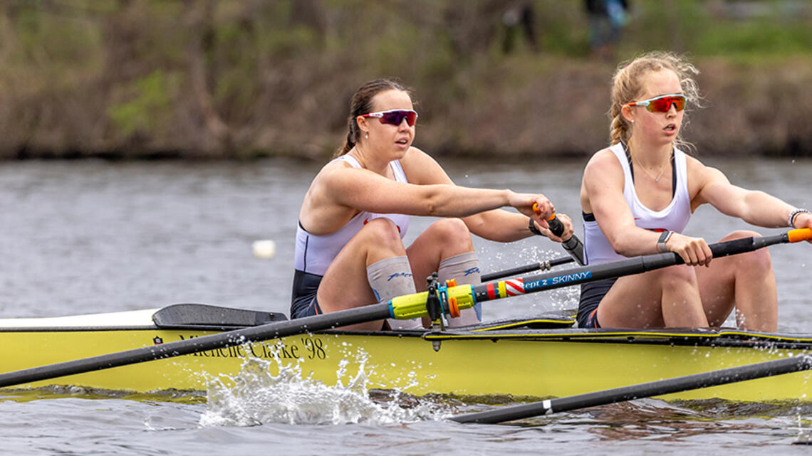 Kerry_Grundlingh_WOR_Yale.jpg Two women row in a crew boat.