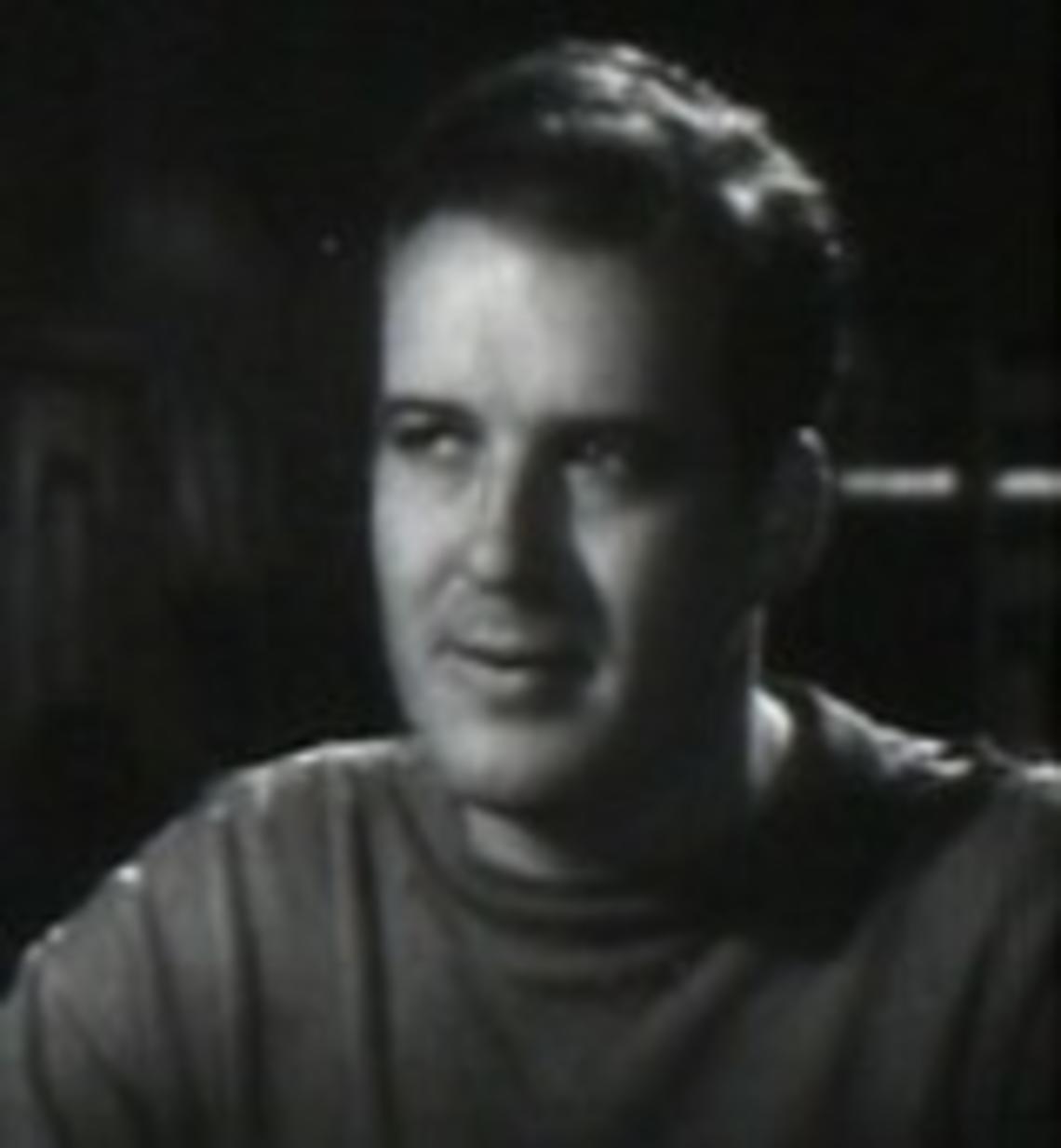 12176-Dick_Foran_in_The_Petrified_Forest_film_trailer_cropped-thumb-160x172-12175.jpg