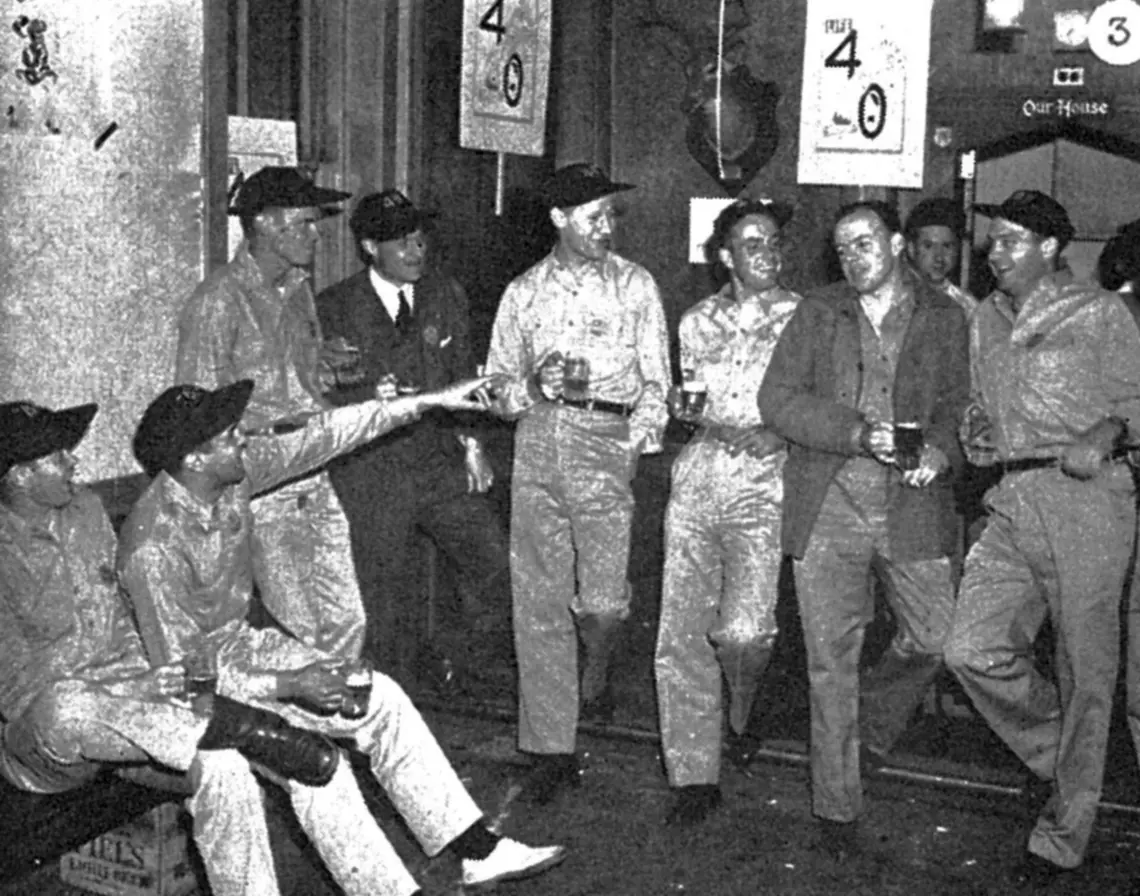 1940-in-1946_victory_unk.jpg 1940-in-1946_victory_unk.jpg