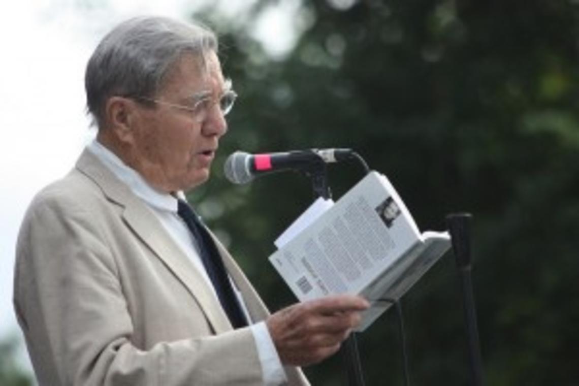 Galway Kinnell â48 at a 2009 reading. (T. Carrigan/Flickr)