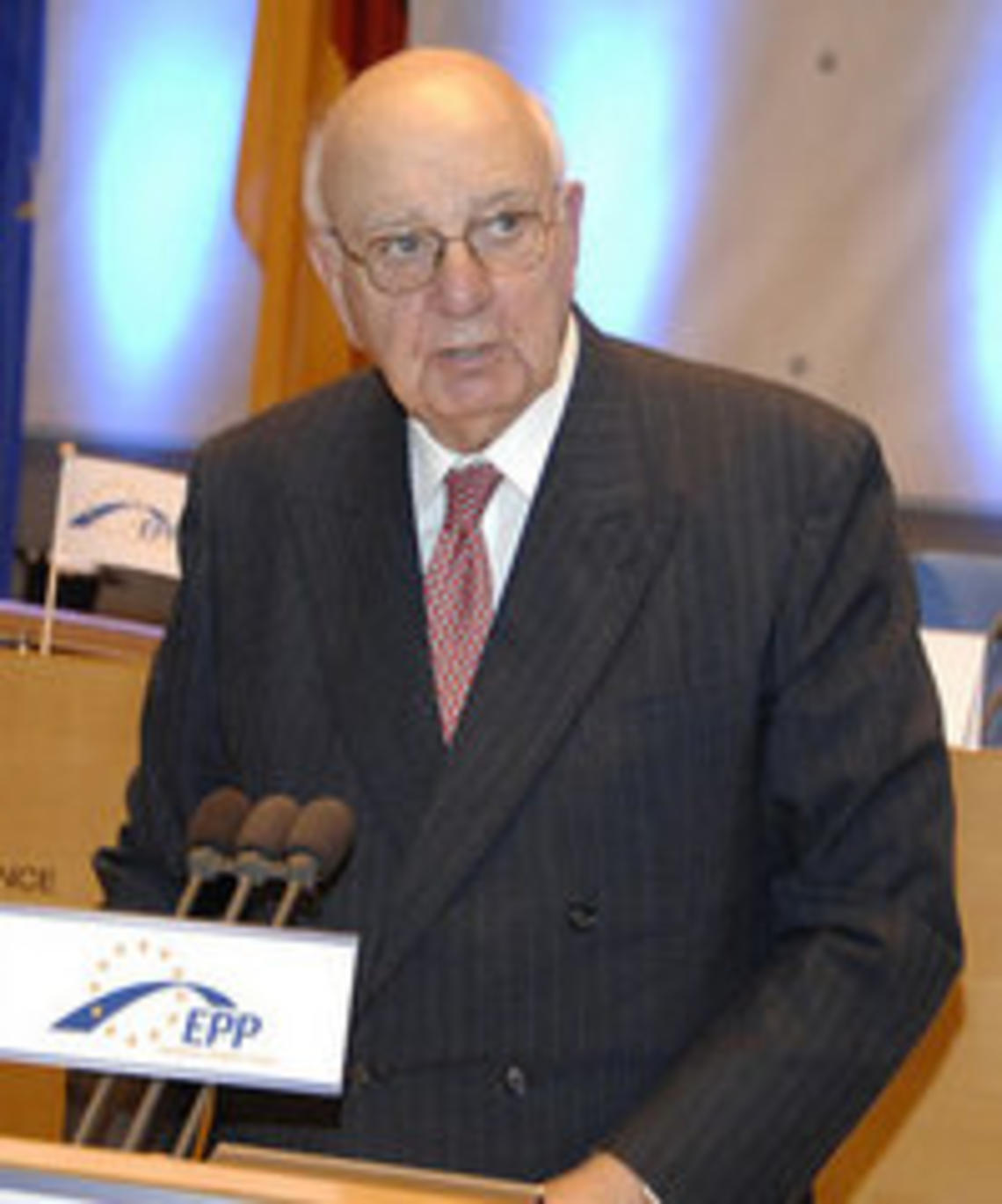 8820-volcker-thumb-200x239-8819.jpg