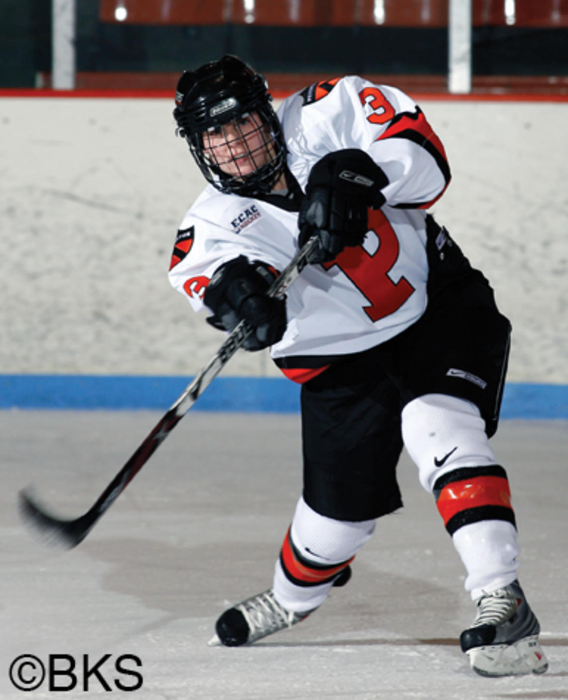 LIVE.SP_WomHockeyYale.jpg