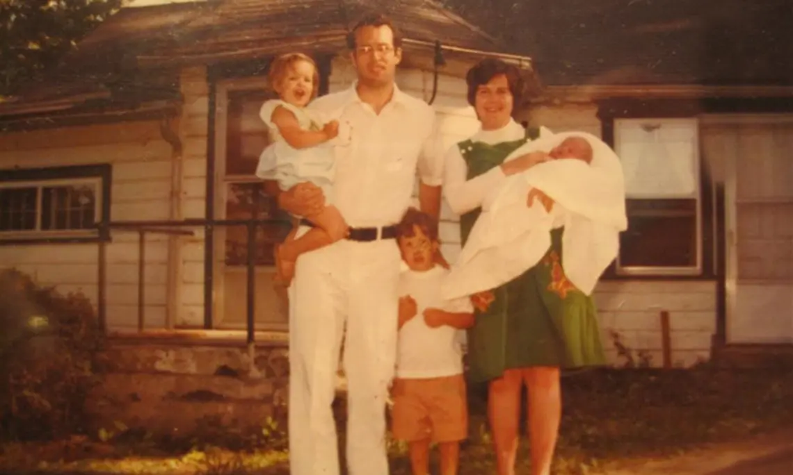 PAWcast: Cara Jones ’98 and Her Father Farley Jones ’65 Reflect on Their Divergent Experiences as ‘Moonies’