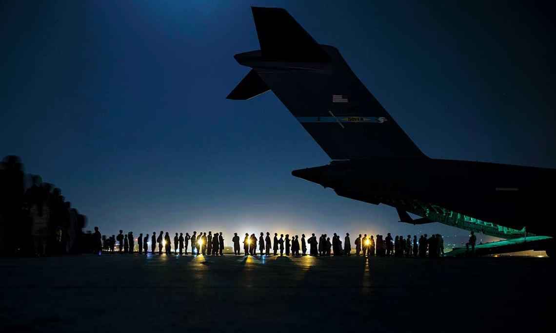 Afghans lined up to fly out of Afganistan