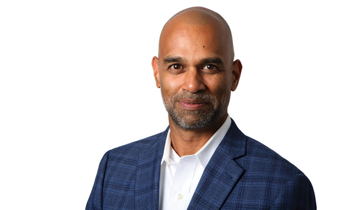 Headshot photo of Rajiv Vinnakota ’93