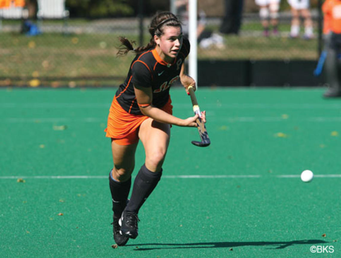 SP_FieldHockey-UConn181.jpg Teresa Benvenuti ’16