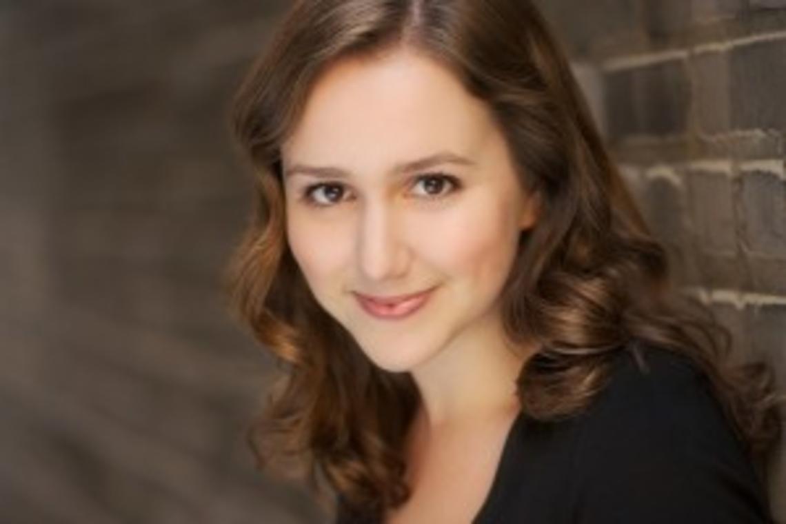 Laura Hankin â10 
