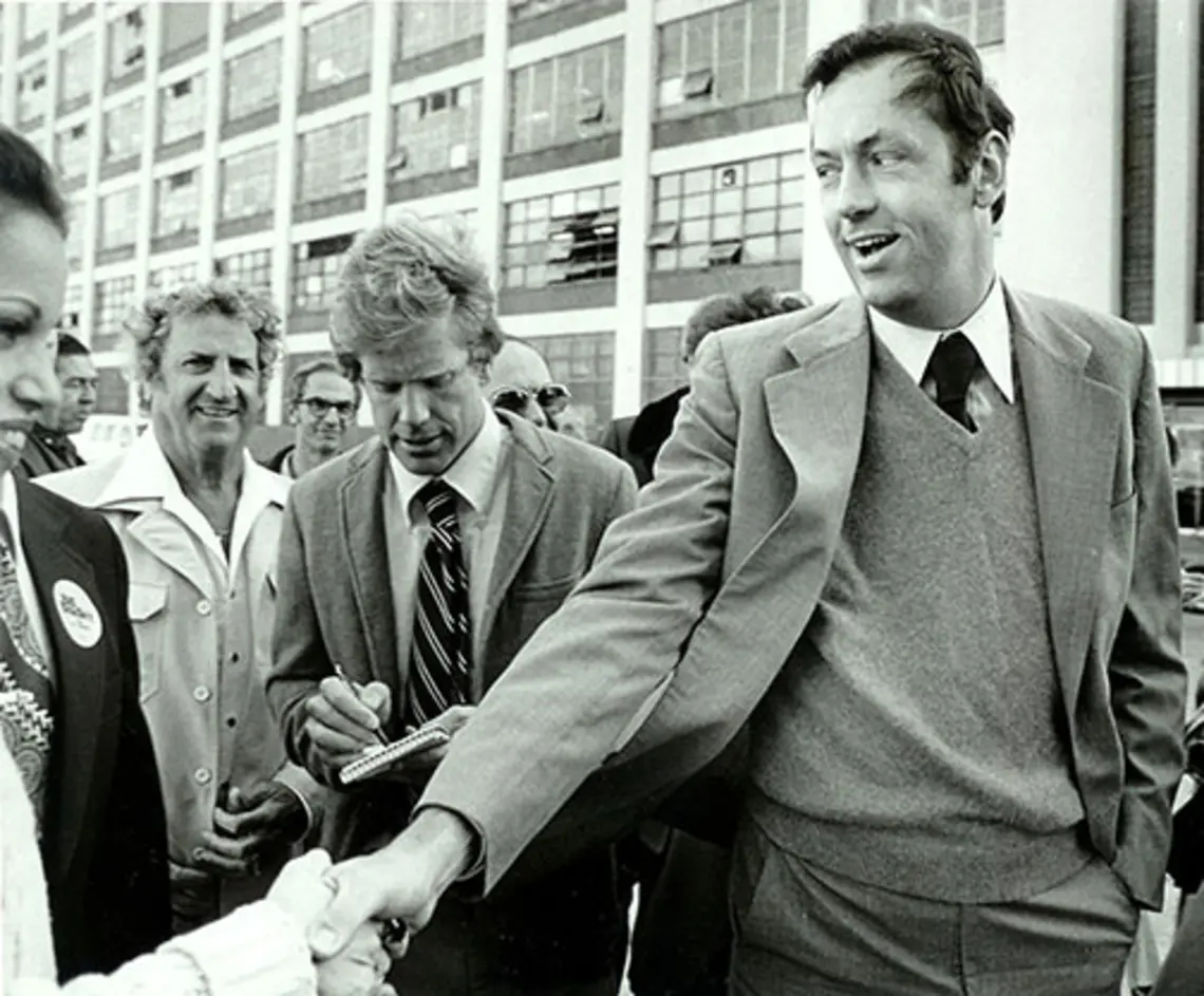 carey_web.jpg Art Carey ’72, with notepad, covering Bill Bradley ’65’s 1978 campaign for the U.S. Senate.