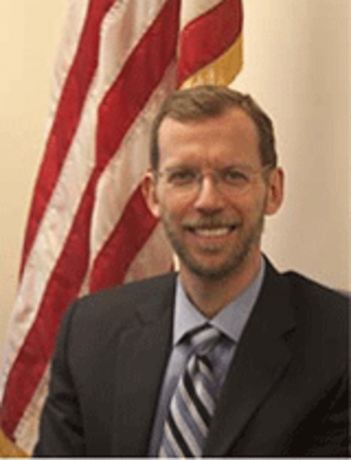 i-7483cc177c3b0c63be505080e7a59c8e-elmendorf.gif
