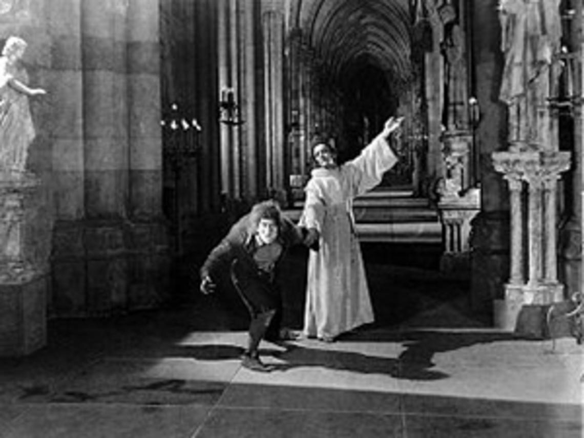 i-ed3b5a8e08effa8fb30c2b98a51c4f55-Hunchback_-Notre_Dame_1923.jpg