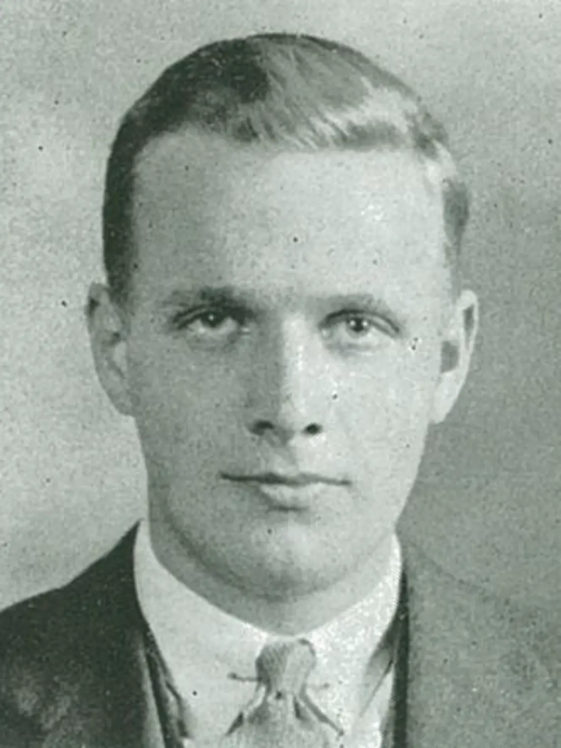 Lewis Thomas ’33: The Road Not Taken?