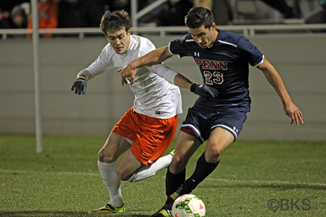 Cameron Porter â15, left, in action vs. Penn Nov. 8. (Beverly Schaefer)