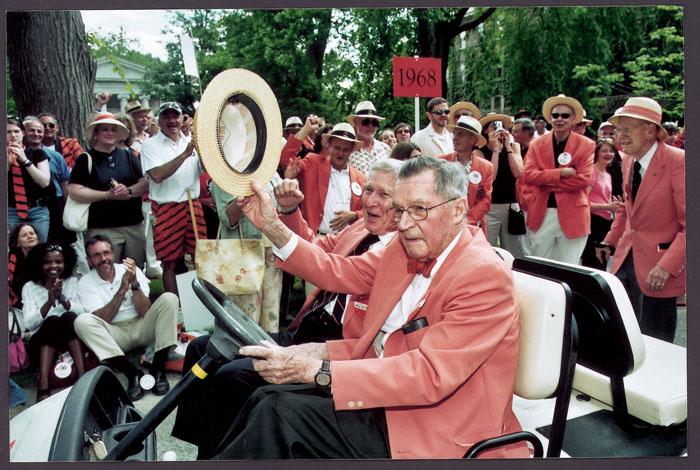 Robert F. Goheen ’40 *48, with Wallace Irwin ’40 *48, acknowledges the cheers of alumni during the 2005 P-rade.
