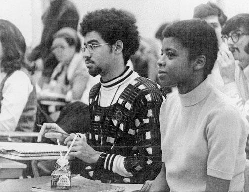 Linda Brantley ’71 with fellow students during a lecture in 1969.