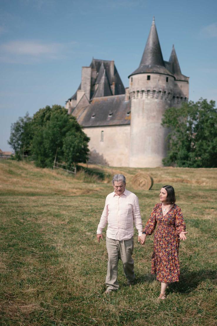 Inezita Gay-Eckel ’78 and her husband, Christopher, at the Chateau de Cherveux