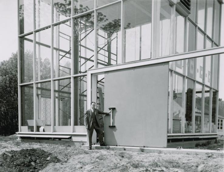 The Architectural Laboratory, seen here in 1949, was built on the periphery of campus and now stands between two of Princeton’s largest buildings, Jadwin Gymnasium and the new Frick Chemistry Laboratory.