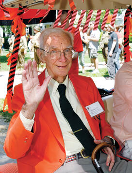 SeldenbyBKS.jpg Bill Selden '34 at Reunions in 2009.
