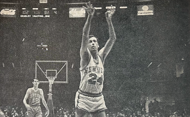 Bill Bradley of the Knicks in a game against Atlanta