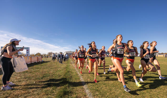 womens running cross country fans cheering