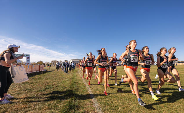 womens running cross country fans cheering