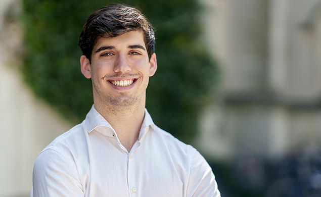 Erik Medina ’25