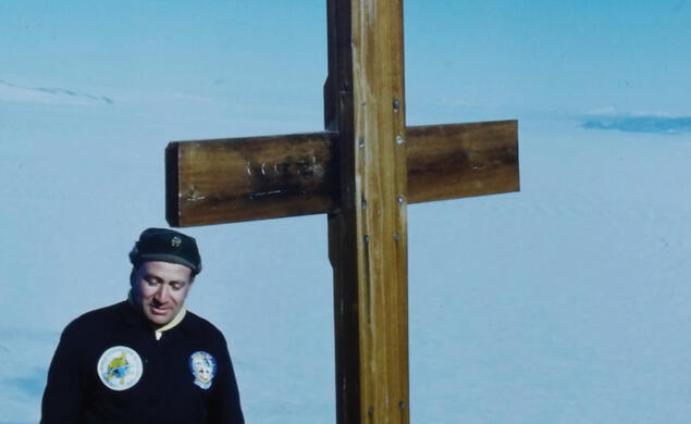 LIVES_David Feinman vert.jpg David Feinman *62