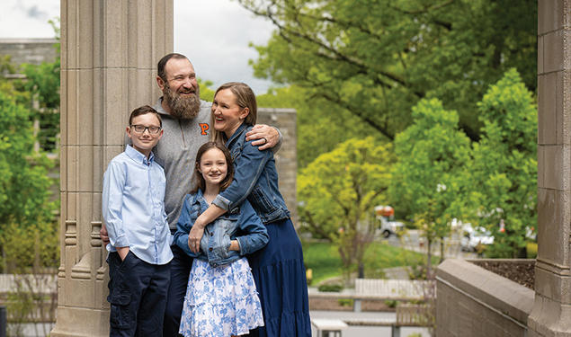 Shaun Cason ’23, with wife Whitney, son Liam, and daughter Olivia