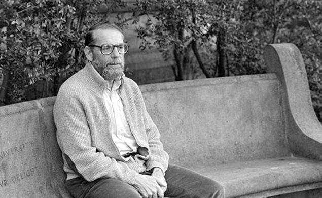 John McPhee ’53 on campus in 1986.