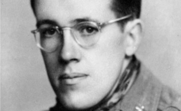 Fred Fox ’39, in uniform.