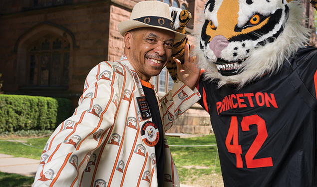 Gary King ’79 with tiger mascot