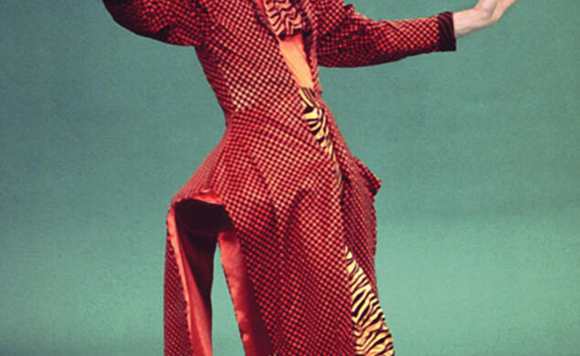 Douglas Dunn ’64 performs “The Myth of Modern Dance” in 1990.