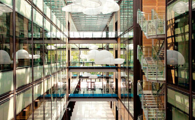 The focal point of the new chemistry building is the 75-foot-high atrium, called Taylor Commons. Research labs on the left are connected by 27-foot-long pedestrian bridges to offices on the right.