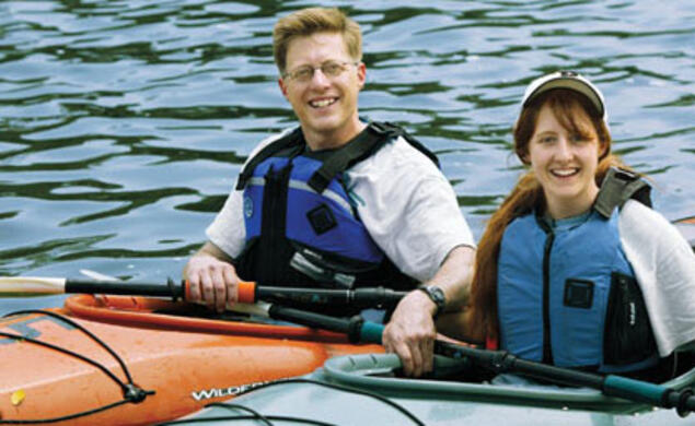 LIVE.RKayak_fw6751.jpg Jeff Rosalsky ’85 and his daughter, Alexa.