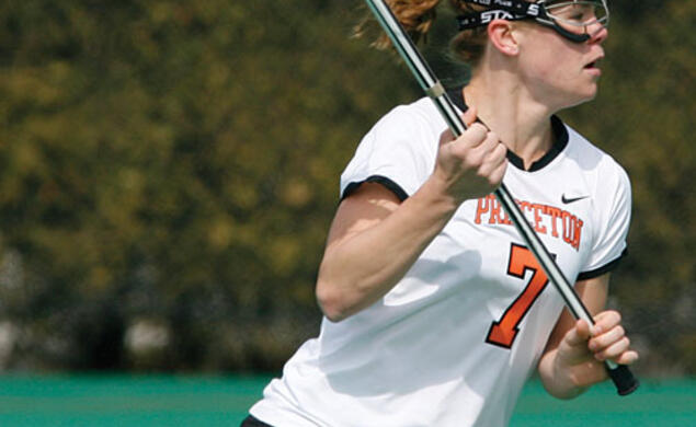 Holly McGarvie ’09