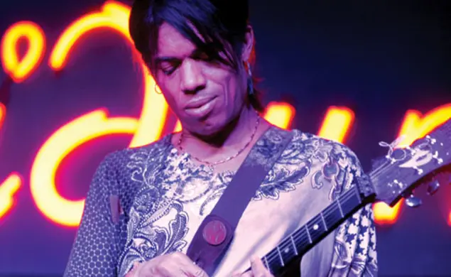 Stanley Jordan ’81 performs at Iridium Jazz Club in New York City in November.