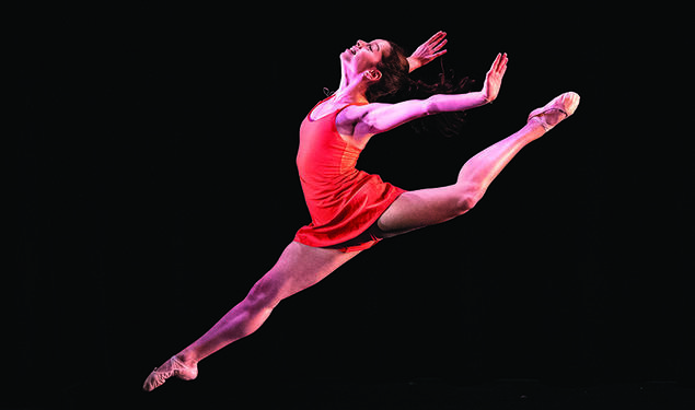 Mirabelle Weinbach ’25 leaping