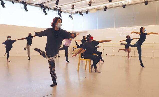 Photo of Saturday Morning Arts program with Trenton high schoolers