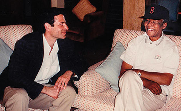 Richard Stengel ’77 and Nelson Mandela at Cape Town’s airport in 1993.