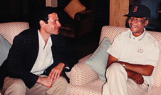 Richard Stengel ’77 and Nelson Mandela at Cape Town’s airport in 1993.