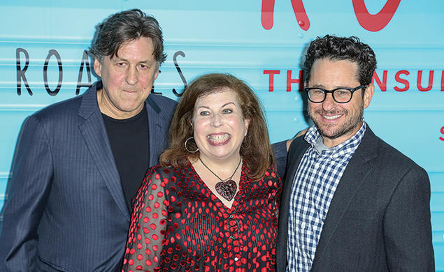 Winnie Holzman ’76 with Cameron Crowe and J.J. Abrams at the premiere for Showtime’s Roadies