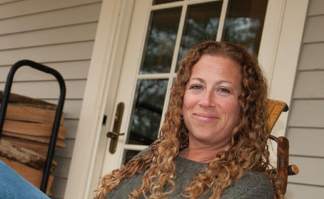 Picoult054.jpg Jodi Picoult ’87 at home in Hanover, N.H.