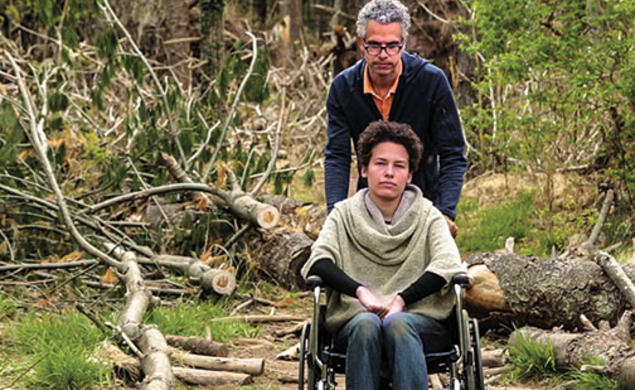 Jennifer Brea ’05, with husband Omar Wasow, suffers from myalgic encephalomyelitis, a form of chronic fatigue that is inexplicably crippling and easily exacerbated.
