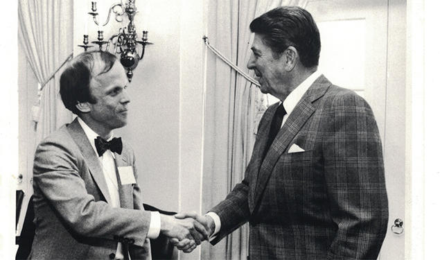 Lanny Jones ’66, left, and President Ronald Reagan at the White House on Jan. 17, 1984.